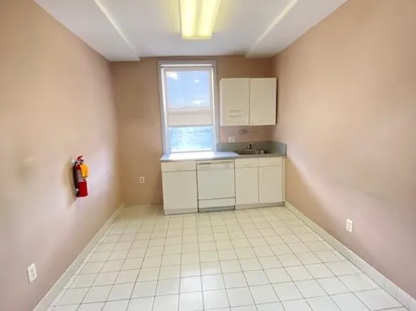 7400 Bergenline Avenue image 22 of 28