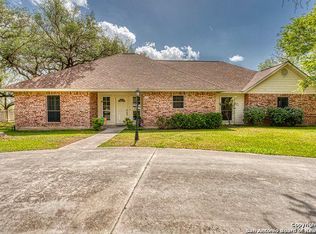 420 Eileen Dr, Pleasanton, TX 78064