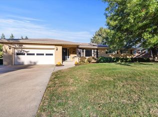 206 Imperial Dr, Bloomington, IL
