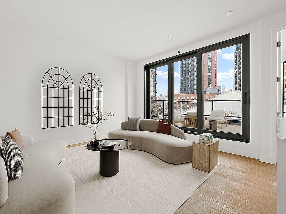 1st image of 54 Dupont St #4A