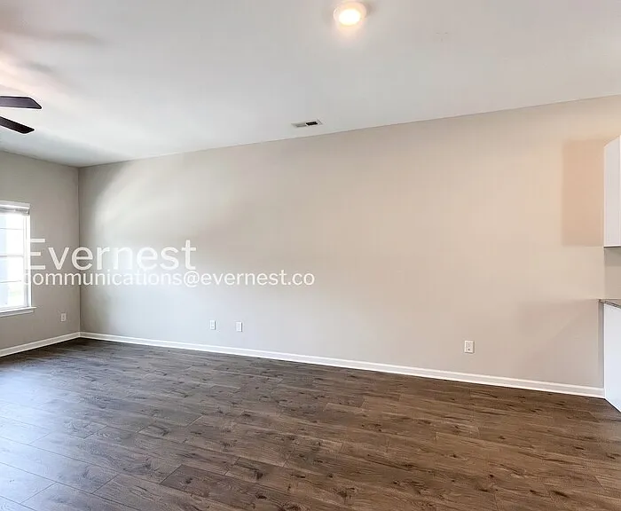 204 Tara Ct — Photo 13