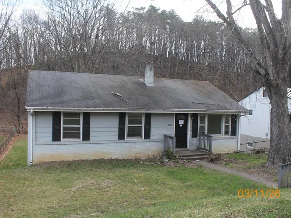 1001 Hartsook Blvd SE, Roanoke, VA 24014