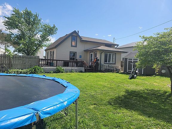 2nd image of 610 Spruce St