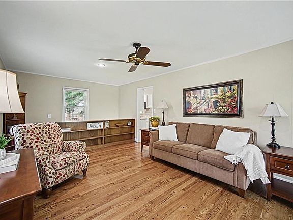 5th image of 6631 Larsen Ln