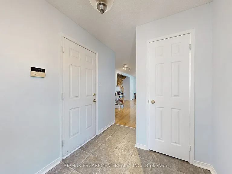 5134 Des Jardines Dr — Photo 4
