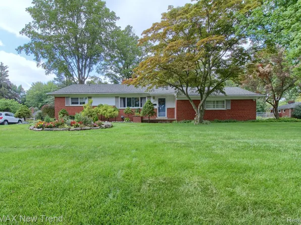28467 Kendallwood Dr, Farmington Hills, MI 48334