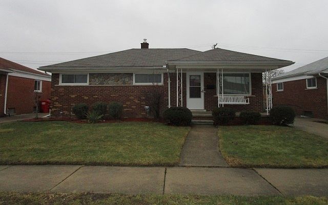 1st image of 25335 Collingwood St
