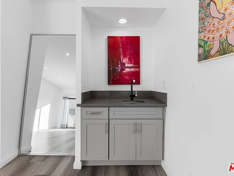 1727 S Bentley Ave #209 — Photo 10