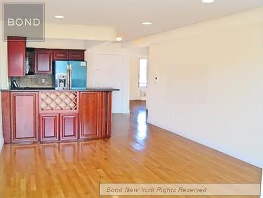 Sold by Bond New York | media 13