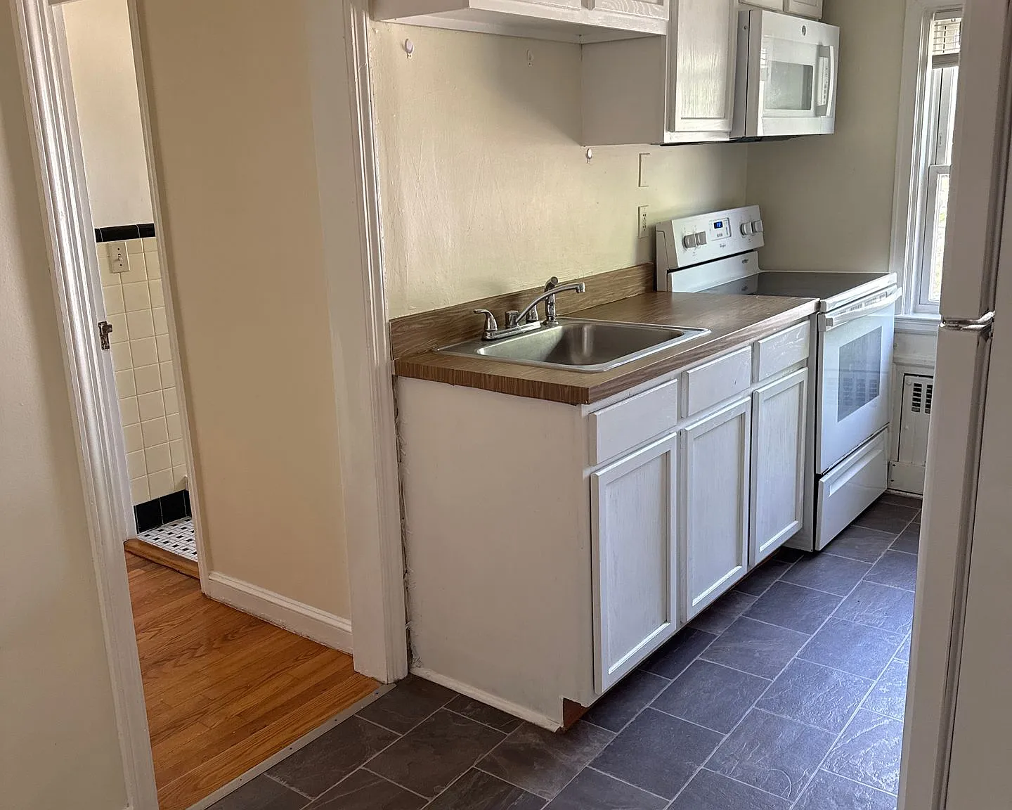 2228 W Allen Street — Photo 4