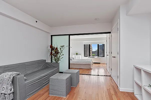 1st image of 189 Avenue C APT 6C