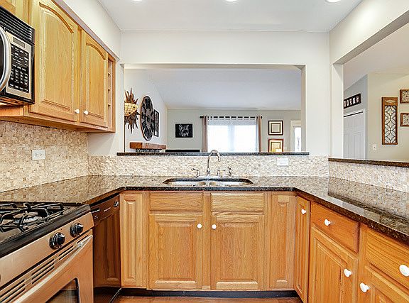 5th image of 2700 Meadowdale Ln