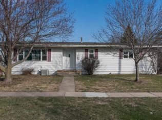 5200 Johnson Ave SW, Cedar Rapids, IA 52404