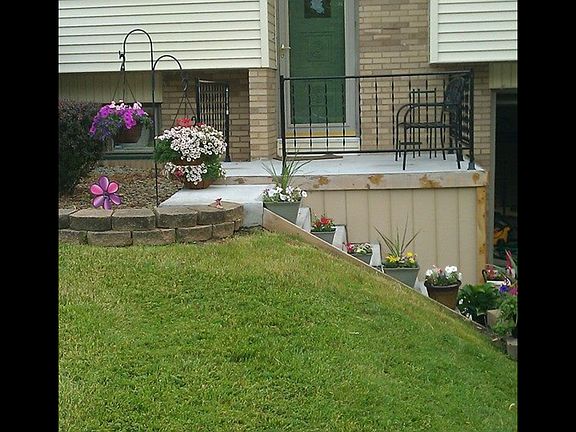 3rd image of 1142 Leslie Ln