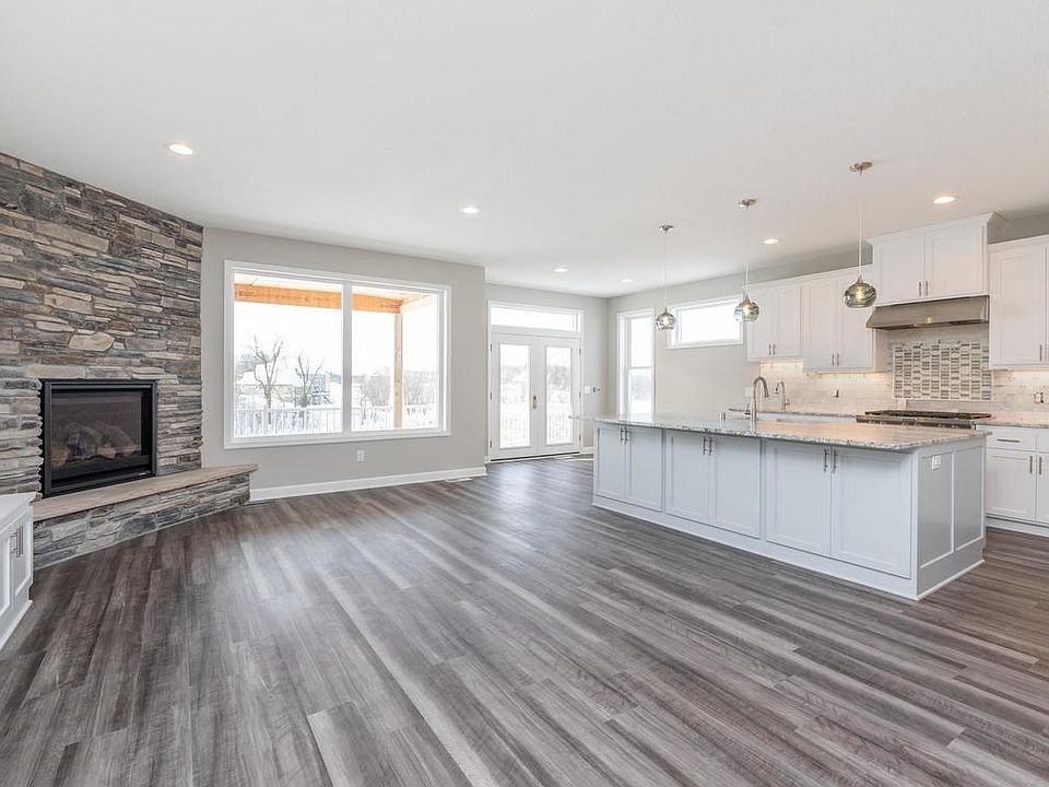 1st image of 765 Crossroads Ct