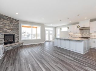 765 Crossroads Ct, Chanhassen, MN 55317