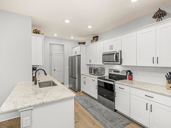 5th image of 2623 Leawood Ct