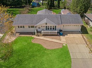 1173 Canterbury Rd, Green Bay, WI 54304