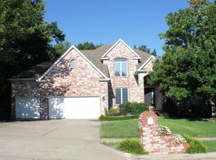 2029 S Pin Oak Dr, Springfield, MO 65809