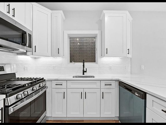 5th image of 443 John St #1