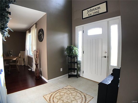 2nd image of 4839 Tamarack Ln
