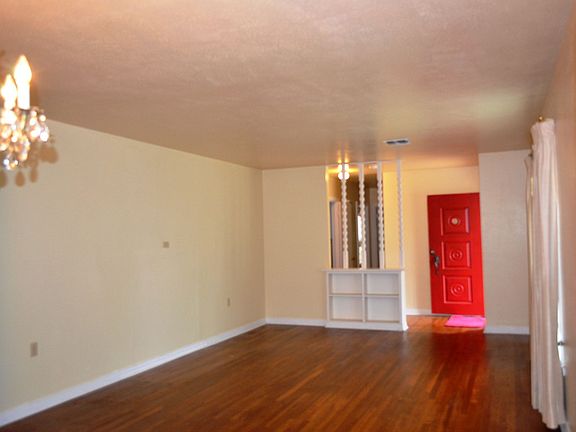 2nd image of 2731 Braemar Dr