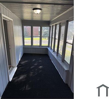 3rd image of 528 S Broadway Ave