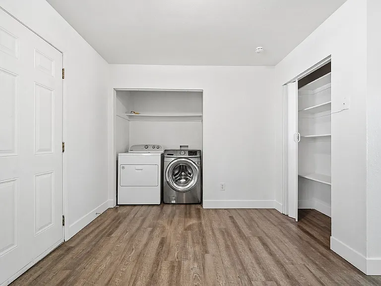 1164 Yosemite St #1B — Photo 7