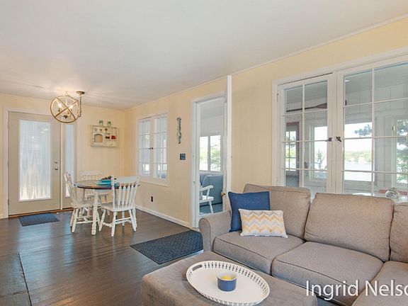4th image of 6931 Goldenrod Ave NE