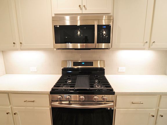 4th image of 127 Whitner Dr
