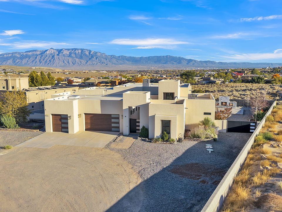 1st image of 2104 Chessman Dr NE