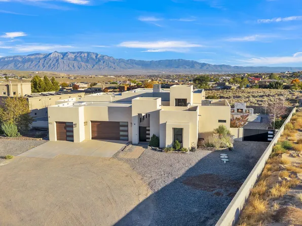 2104 Chessman Dr NE, Rio Rancho, NM 87124