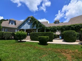 440 Snow White Prince Ln, Wartrace, TN 37183