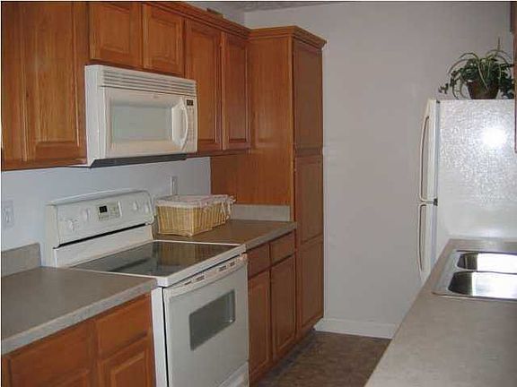 4th image of 7802 Alfred Schlatter Dr APT 3