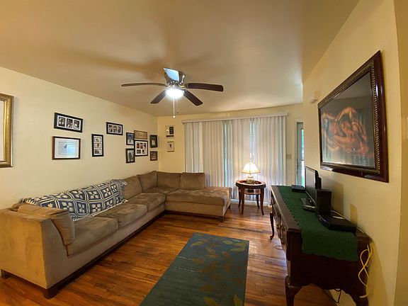 4th image of 532 Blendwood Dr