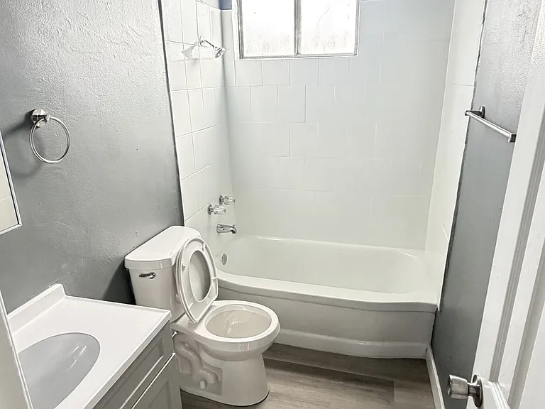 602 N Sloan Ave — Photo 6