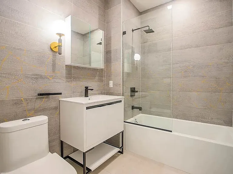 1801 Broadway #4D — Photo 7