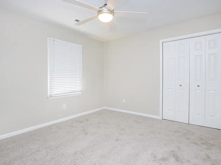 Belmont Heights Apartments & Townhomes — Photo 47