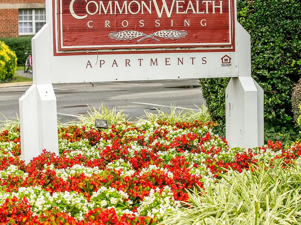 Commonwealth Crossing