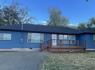 1254 W Lookingglass Rd, Roseburg, OR 97471