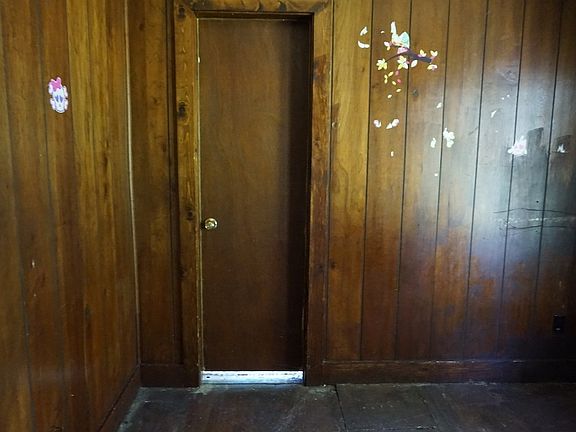 2nd image of 915 Hern Ave