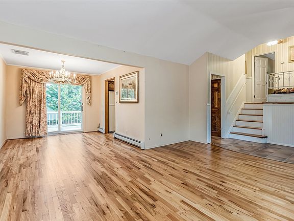 5th image of 433 Atlantic St