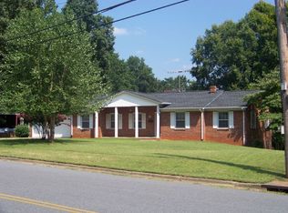 804 Woods Dr, Statesville, NC 28677