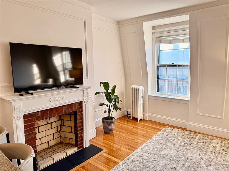 235 Beacon St #9 — Photo 2