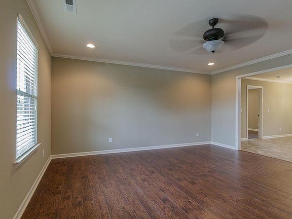 2nd image of 214 Dove Dr