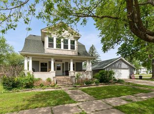 215 4th St S, Central City, IA 52214