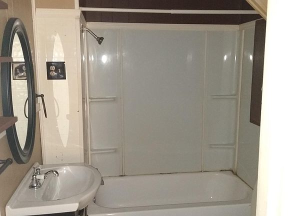 2nd image of 102 Shelton St #1A