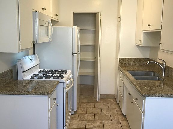 2nd image of 1408 Amherst Ave #5