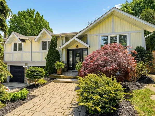 2207 Jester Ct, Burlington, ON L7P 3E8