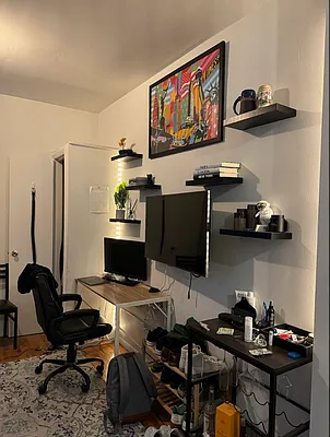 Rented by Current Real Estate Advisors | media 10